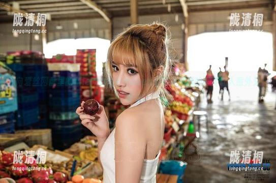 向爱丝网盘里的The-black-queen致敬，这样的写真让人意外又畅快。