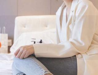 BoBoSocks袜啵啵 – 周周私拍：白棉袜的“懒散”日常，穿脏就穿脏，别太讲究！
