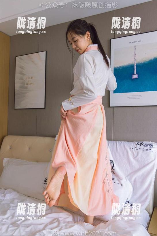 BoBoSocks袜啵啵-小甜豆 BoBoSocks袜啵啵 - 单腿白棉袜也能成为小甜豆最新的资源草图,这想法挺妙!