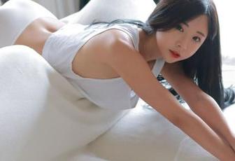 Habin夏彬(하빈)的白色写真，有种让人期待的纯净