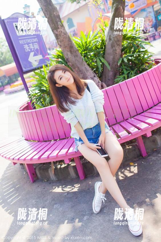 IMiss爱蜜社-乐薇Vivi IMiss爱蜜社 - 乐薇Vivi的圣诞套图,谁还在乎真正的节日意义?