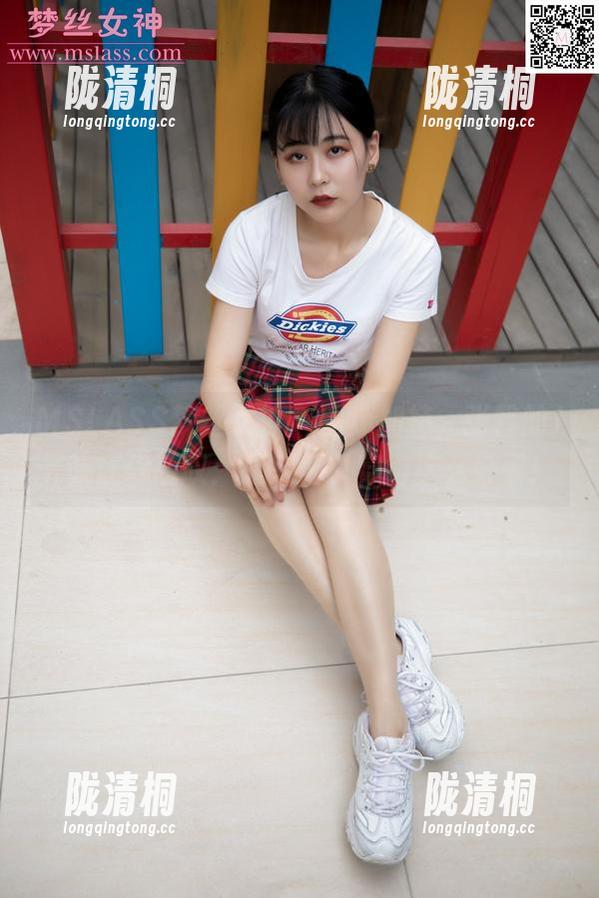 MSLASS梦丝女神-张馨 MSLASS梦丝女神 - 图库加持,张馨的JK蓝让你感叹:原来可以穿得这么好看!