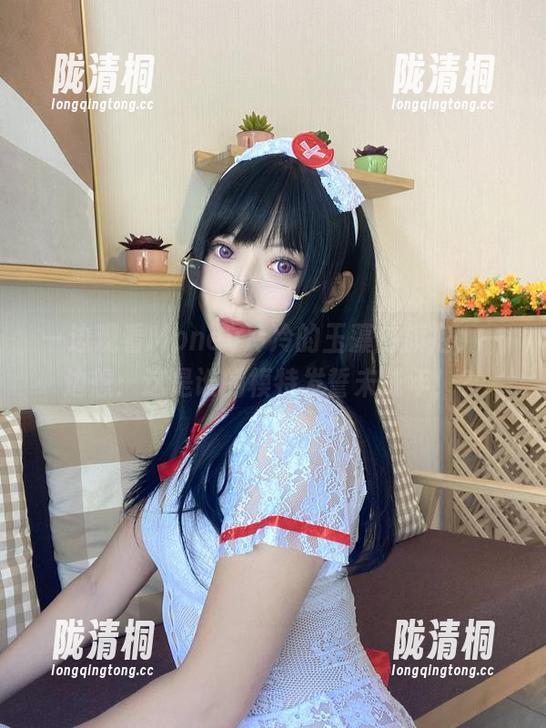 Money冷冷 一边观看Money冷冷的玉藻前旗袍,一边想:这是谁的模特发誓未成年!?