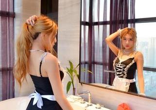 PANS写真 – roro在水中不知在想什么？高清泳池合集大公开！