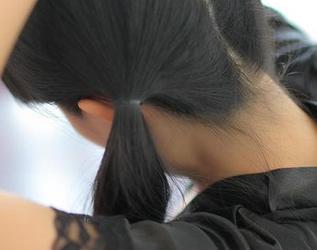 ROSI空姐写真：走过打理行李区，我被瞬间俘获。
