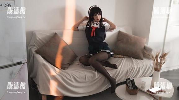 Rioko凉凉子 Rioko凉凉子带来JK新体验,快把这套图下载到手!