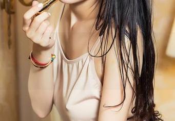 TouTiao头条女神 – 高韩菲的休闲旅拍日，别忘了捡起脚边免费的照片灵感！