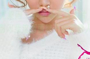 UGirls尤果网 – 乔依琳黑色大片，一点光都没，别问我这画面能不能再撩人一点嘛？