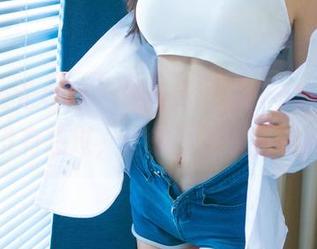 UGirls尤果网 – 刘嘉琦cherry黑色资源：有没有想过，这东西不仅仅是颜色？