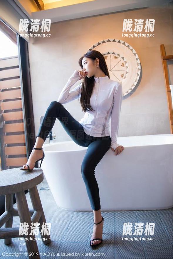 XIAOYU语画界 - 自挂地上：当杨晨晨Yome的自拍和原图碰撞出逗趣火花！