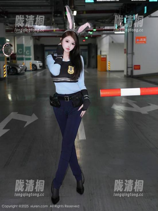 Xiuren秀人网 - icy猪的礼服秀：最新美图，我没有骗你，这是她穿的！