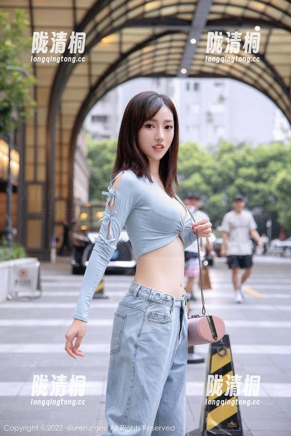 Xiuren秀人网-圆圆酱 Xiuren秀人网 - 圆圆酱的美脚原图在线,有没有人和我一样转过头,脚后跟真神奇?