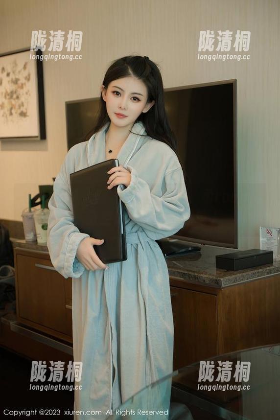 Xiuren秀人网-媃柔rourou Xiuren秀人网 - 图库而来的媃柔rourou,一身空姐制服竟如此撩人