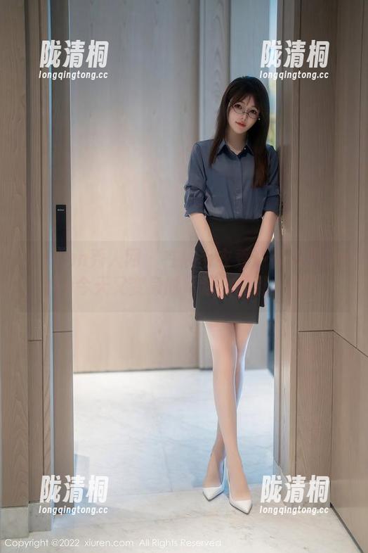 Xiuren秀人网-徐莉芝Botty Xiuren秀人网 - 在线毛衣秀:徐莉芝Botty今天又变身时髦达人的那一刻?