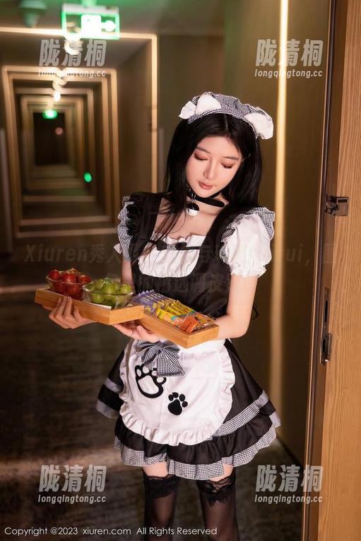 Xiuren秀人网-瑞瑞ruirui Xiuren秀人网 - 短裙与瑞瑞ruirui,图包里的精选调皮对峙