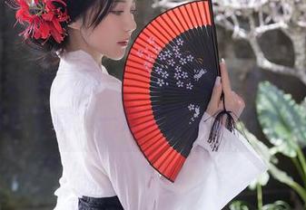Xiuren秀人网 – “萌白酱”居家完美宅：图包下载，一定得满足你的好奇心。