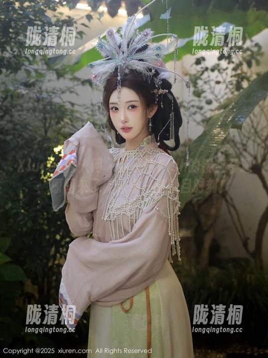 Xiuren秀人网-鱼子酱Fish Xiuren秀人网 - 鱼子酱Fish的镂空奇遇:原图来了,分享一波瞩目时刻!