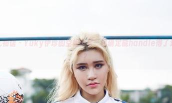 YouWu尤物馆 – Yuky伊珍的空姐全套—你确定能handle得了这个画面吗？
