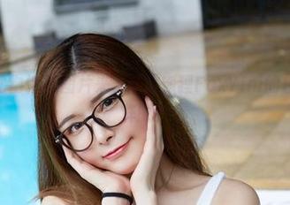 YouWu尤物馆 – 图片来了！孟狐狸FoxYini的白丝是什么样的？
