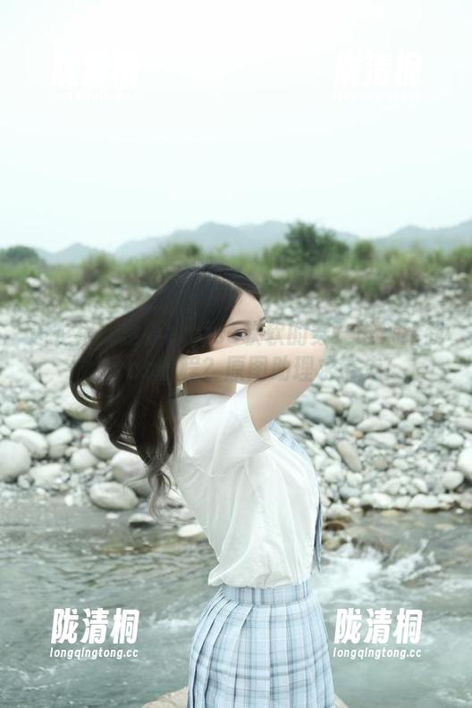 eloise软软 连衣裙就是要eloise软软的穿!谁来给我做个cos教程?原图助理求带走!