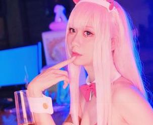 白色毕业的日子，izumi泉桃子的图片让我想起了一堆烂漫的事，快来拯救我的回忆！
