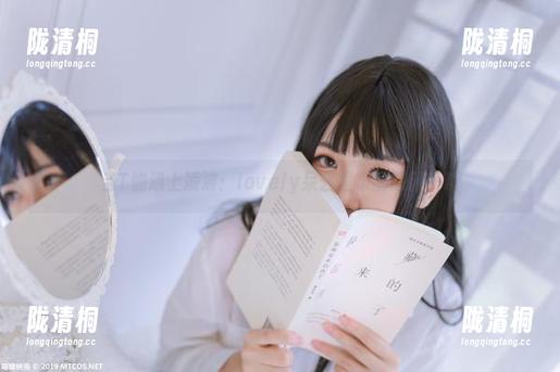 当T恤遇上凌波：lovely呆玄图集的悠闲一瞬
