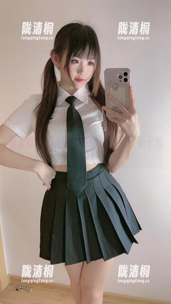 miko酱ww 最新写真:miko酱ww摇身一变,奶牛范儿启动!