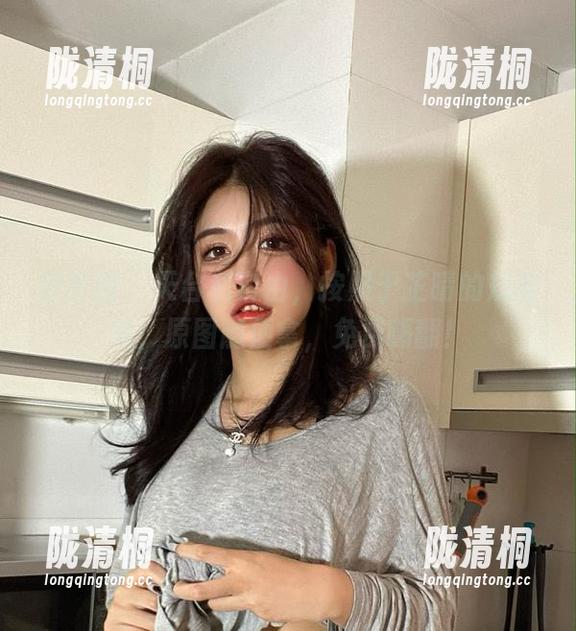 于芷晴 微密圈 - 天台和自由,按照于芷晴的规则来,原图随便拿,免费嗨翻!