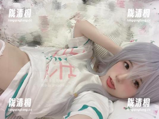 倦倦喵 关于倦倦喵的图库:吊带白丝,与其说性感,不如说懒洋洋的魅惑。