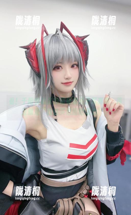 千阳快起床 看!千阳快起床的超级索尼子写真集,简直就是“我该买屁股的动力”。