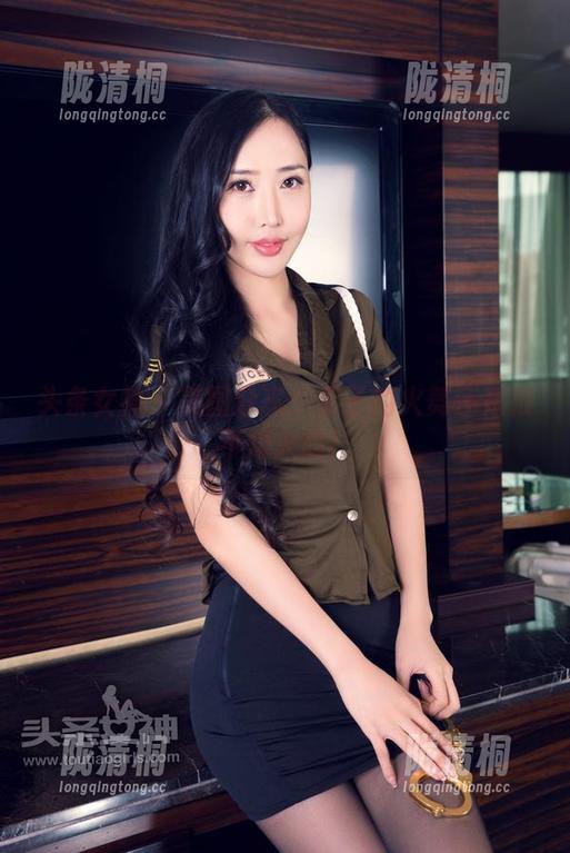 头条女神-玄子 头条女神 - 美图分享:玄子的火舞还是很不知火的!