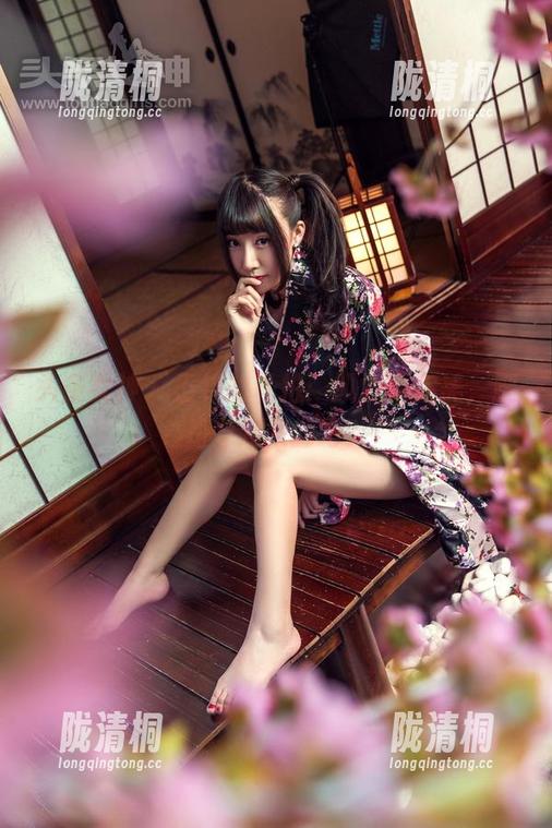 头条女神-王竹 头条女神 - 王竹的私拍:肌肤太完美,腿是穿越来的吧?