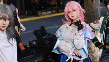 看！大雪中的妖君白研，忍野忍的写真中再无圣光的追寻。