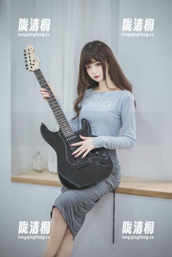 封疆疆v 封疆疆v的泳衣写真,穿成这样也是人间烟火,看着挺娇俏的