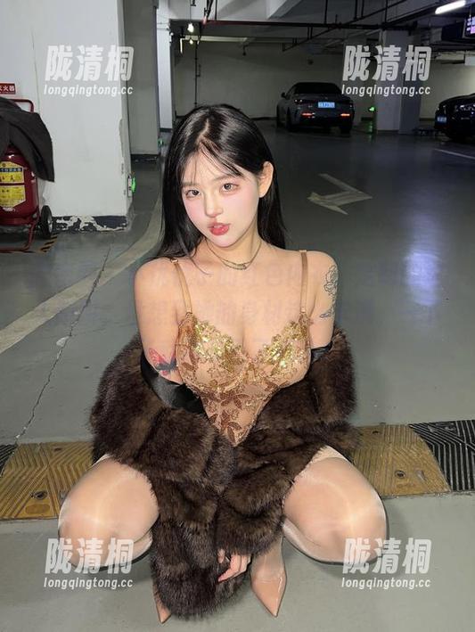 小优优子 微密圈 - 小优优子的红色内衣,定制的迷人陷阱,没想到她的身材这么丰满,一下子就被吸引了过来。