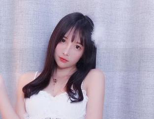 小小奶瓶儿的作品集：不一样的生日：从仙女兔到狂欢派对