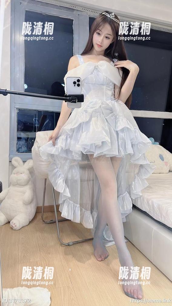 微密圈 - 资源快来！黑色蕾丝下的小萌子究竟在想什么？