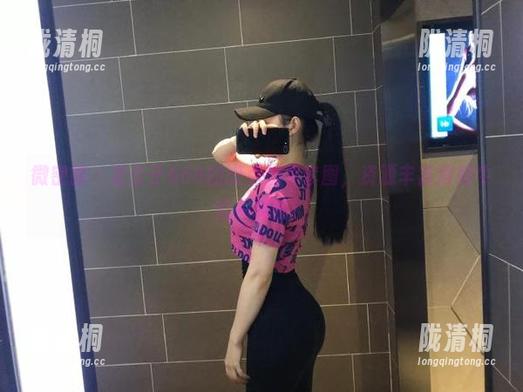 左公子666 微密圈 - 左公子666的斑点奶牛套图,资源丰富得跟牛舌一样长!