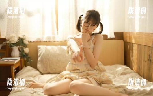 幼水铃衣 高清画质下的幼水铃衣,JK套图一览无余,谁能拒绝这份“恬静”呢?