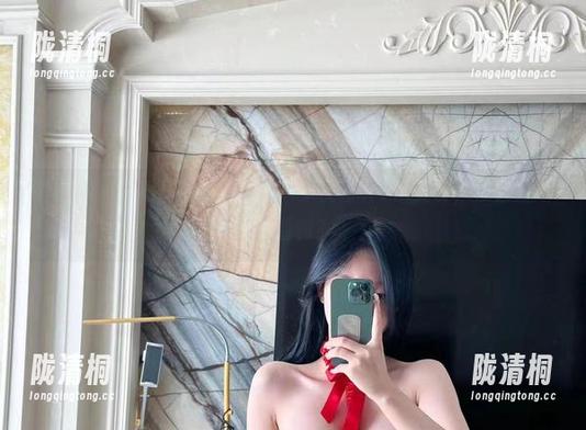 张鑫baby 微密圈 - 张鑫baby选择题:少女写真vs.美食,你更爱哪个福利?
