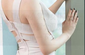 推女神 – 看Lee小棠的女仆写真——需不需要还是你隔壁的那个调皮小子打电话帮忙一下？