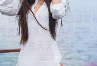 推女神 – 歆小兔chobits的白衬衫最新照片，这气质得有多少岁月积淀啊，我这个小白天天羡慕！