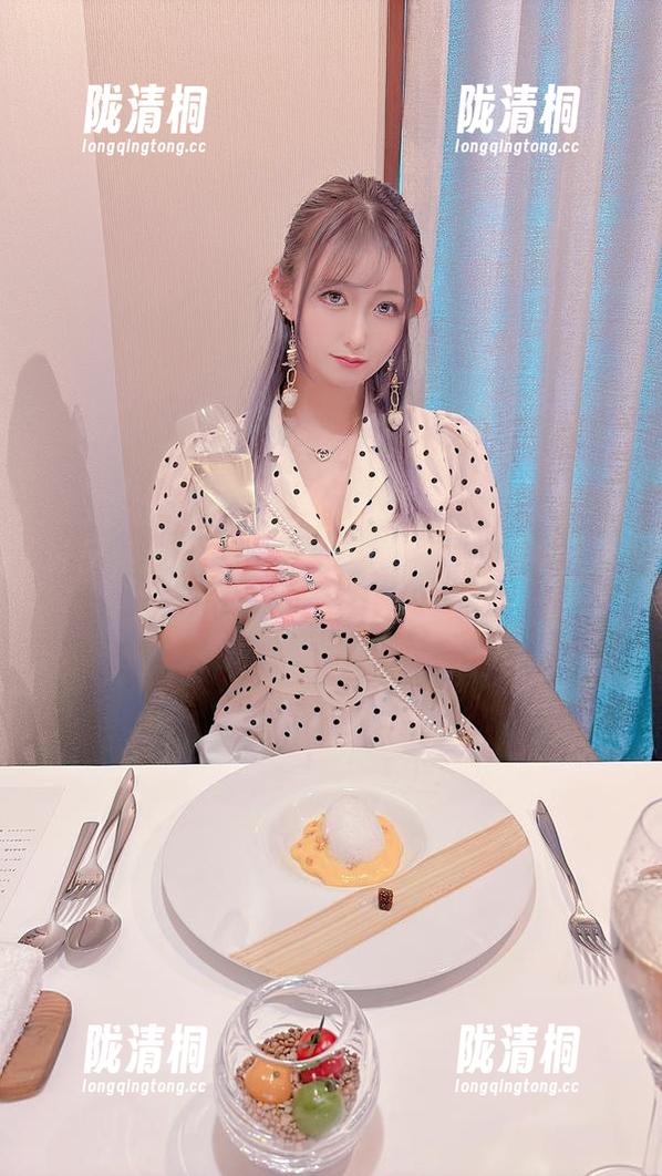 月城委员会 讨厌,月城委员会的眼镜资源太好看,扯不掉眼珠!