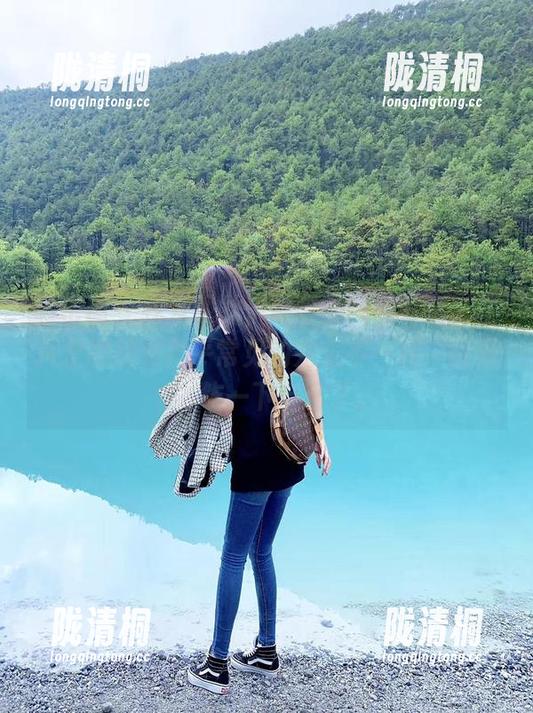 林子琳喵 微密圈 - 我发现林子琳喵的美腿写真,图片里的腿和我平常见的完全不一样,得先去捯饬一下自己了。