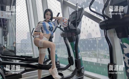 果儿Victoria 微密圈 - 果儿Victoria的黑白在线图集,感受一下对比强烈的生活灵感!