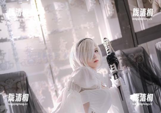 桜满三时 桜满三时的化身:圣路易斯礼服是否能流行起舞?