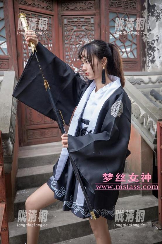 梦丝女神-雪馨 梦丝女神 - 雪馨的兔女郎,在美图中悄悄寻找乐趣
