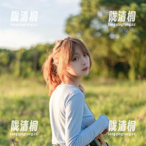 梨瑾瑾 梨瑾瑾在稻田里假装专业,图片资源完全浪费在我看呆的表情上!