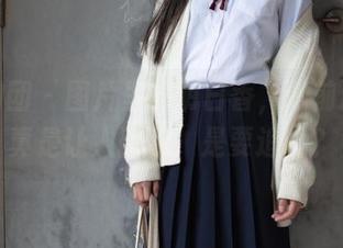 森萝财团 – 图片里的明日香，眼前这小七真是让人困惑，是要追吗？