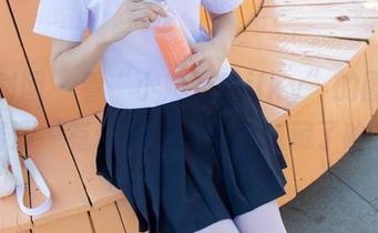森萝财团 – 看“小奶糕Milky”的图集，资源“有料010”到底隐藏了啥？